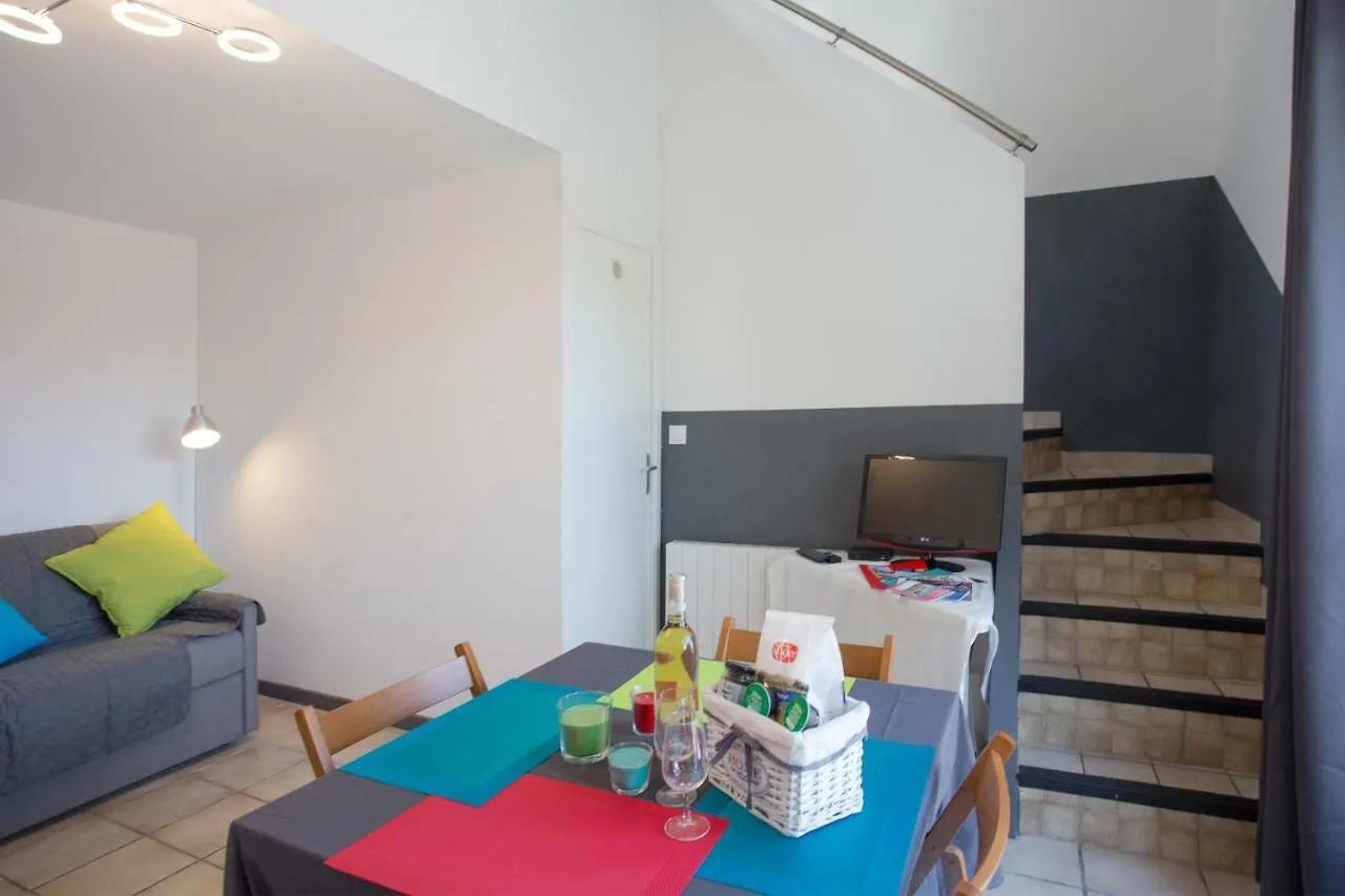 Апартаменты Duplex 4 Personnes A 200M De La Mer Йер Франция