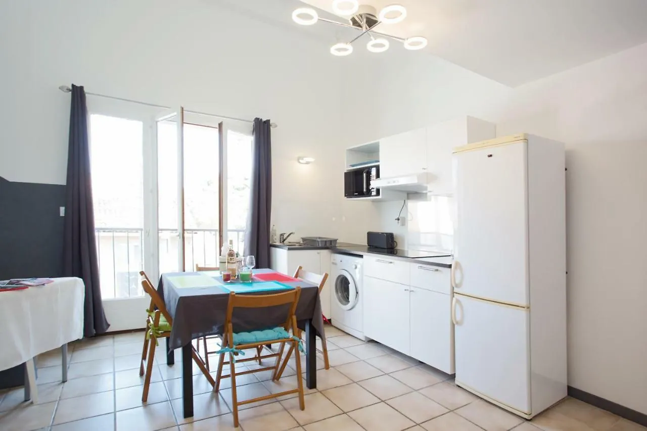 Апартаменты Duplex 4 Personnes A 200M De La Mer Йер